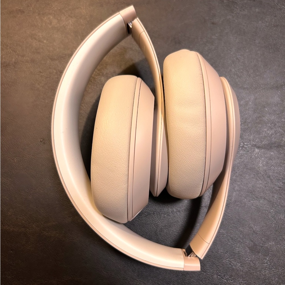 Beats Studio Pro